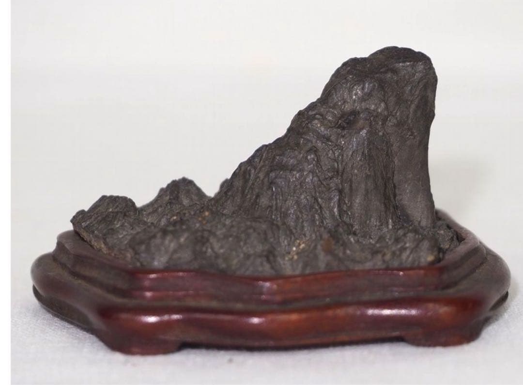 送料無料　水石愛好家蔵品放出 ミニ古い珍石　2.6ｃｍ　木台座付