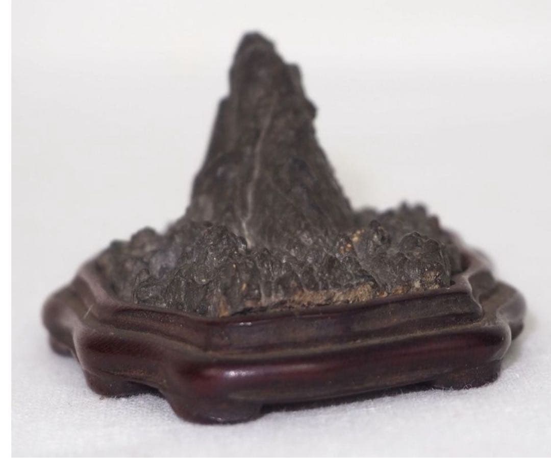 送料無料　水石愛好家蔵品放出 ミニ古い珍石　2.6ｃｍ　木台座付