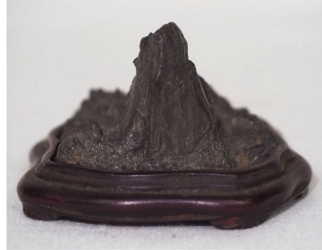 送料無料　水石愛好家蔵品放出 ミニ古い珍石　2.6ｃｍ　木台座付