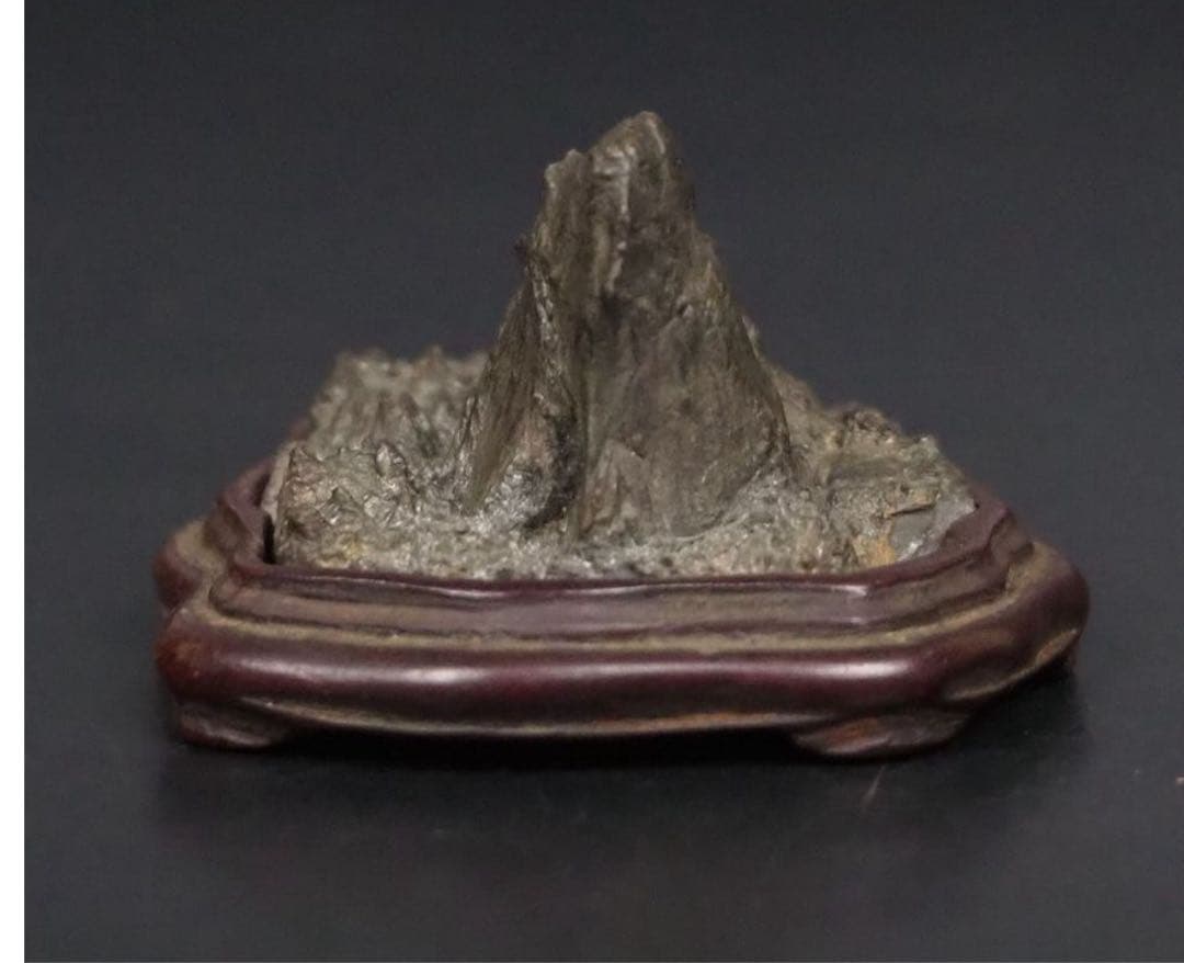 送料無料　水石愛好家蔵品放出 ミニ古い珍石　2.6ｃｍ　木台座付