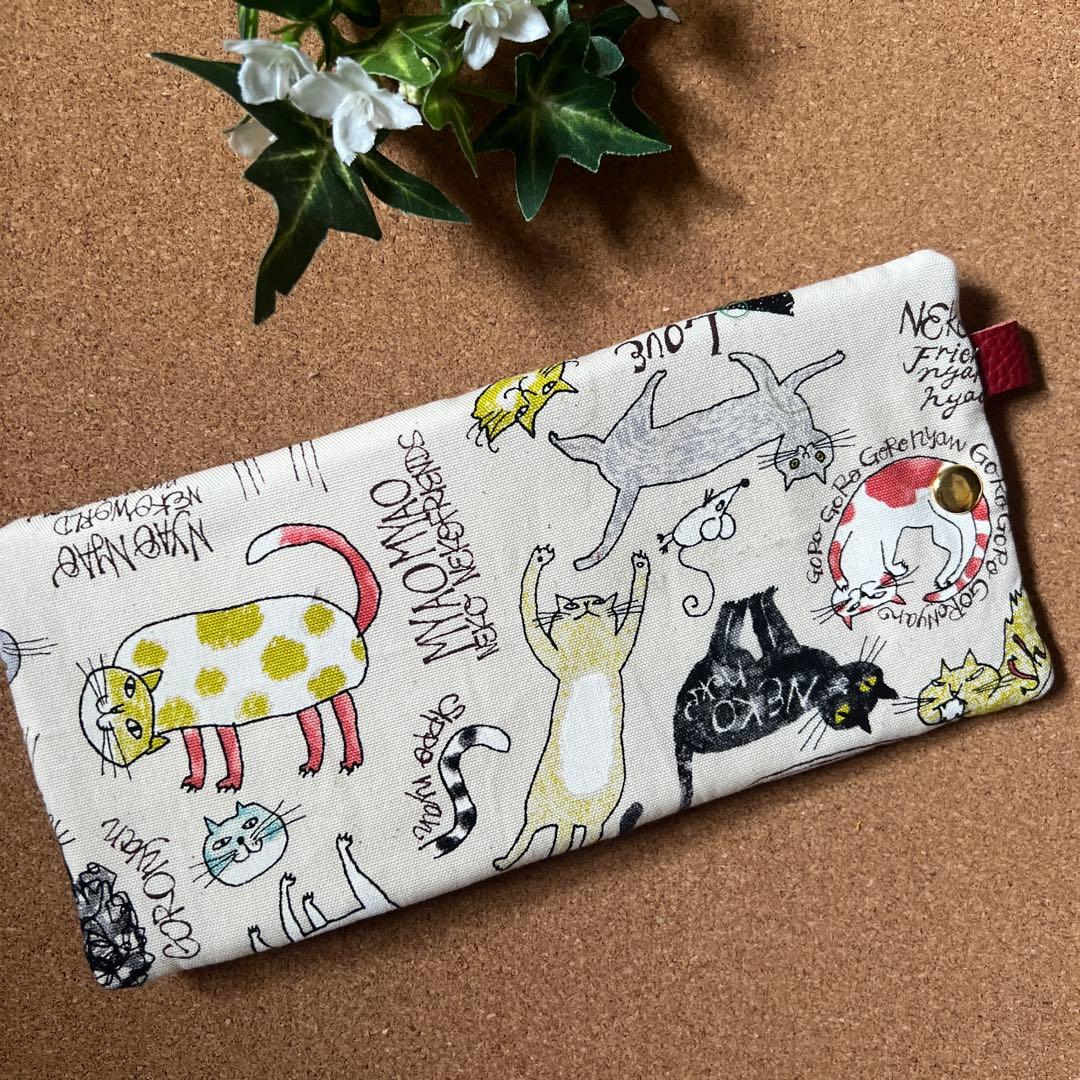 ご相談中① ボックスサイズティッシュ　携帯ケース　⌘ ファンキー猫さん　生成り