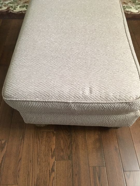 Ashley オットマン