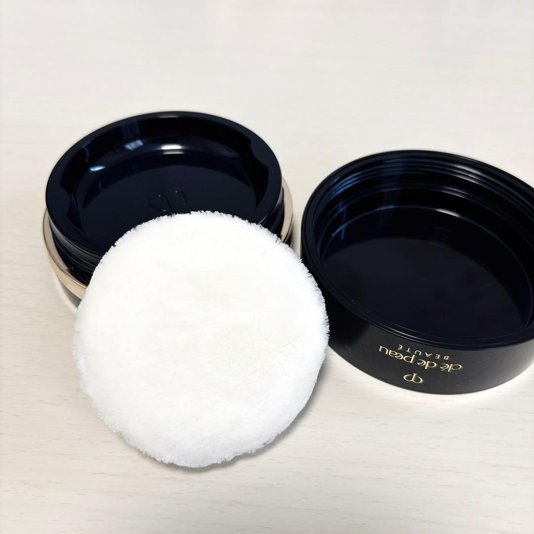 クレ・ド・ポー ボーテ プードルトランスパラントn M (1 ライト)