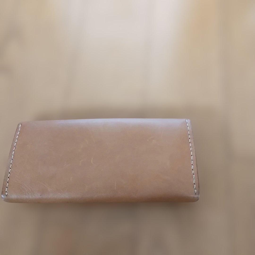 ベージュレザー長財布 ファスナー付き
