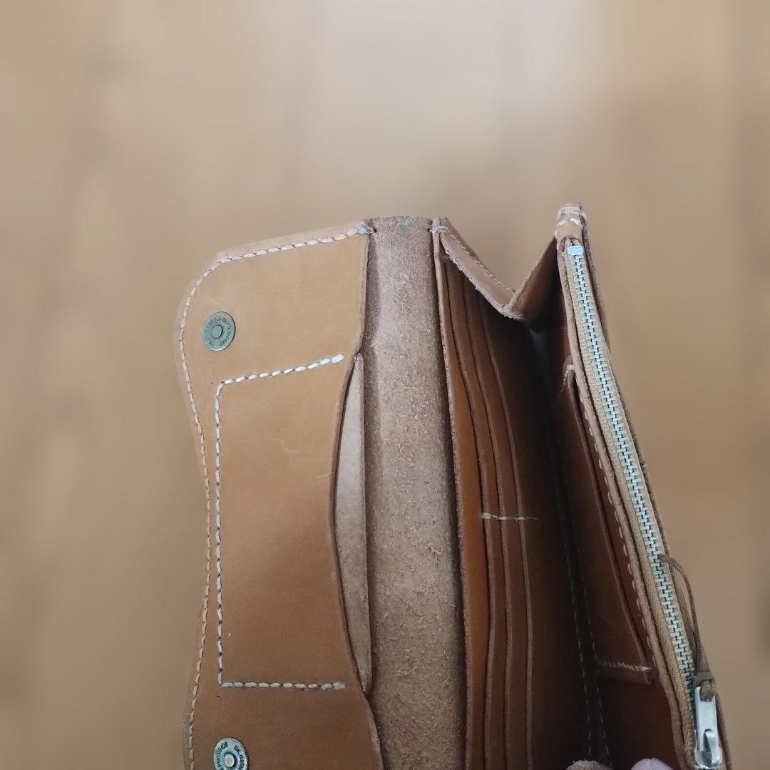 ベージュレザー長財布 ファスナー付き