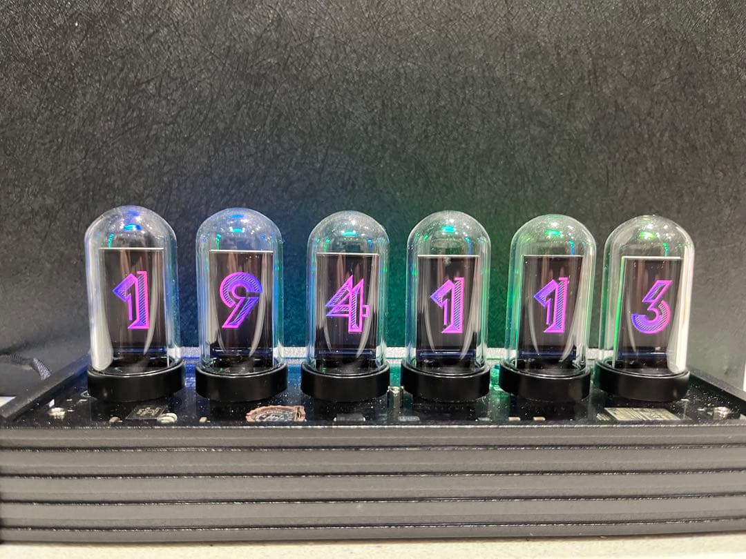 ギ*オ様 ニキシー管風デジタル時計 Elekstube IPS