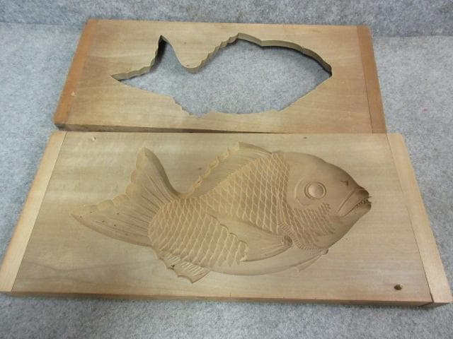 木製木彫古い鯛の菓子型 [B25338]