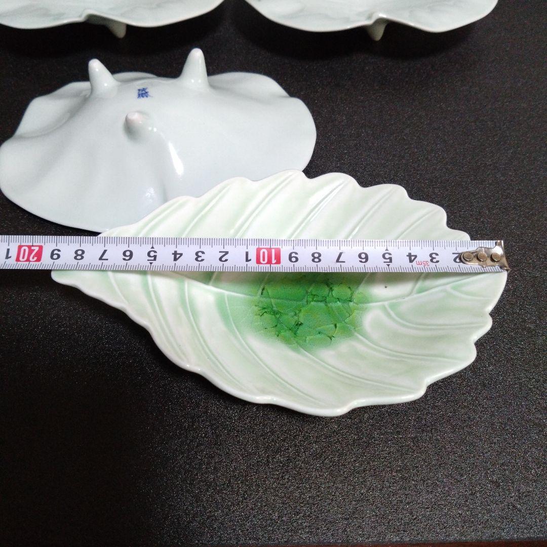 未使用 波佐見焼 光琳窯 葉型 3点脚銘々皿3枚 リーフ型3枚　お祝い