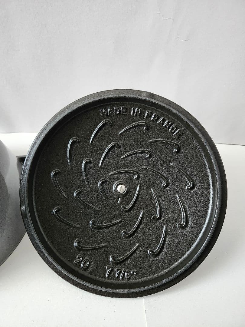 新品未使用　staub　ストウブワナベ　Wa-NABE　L20cm　グレー