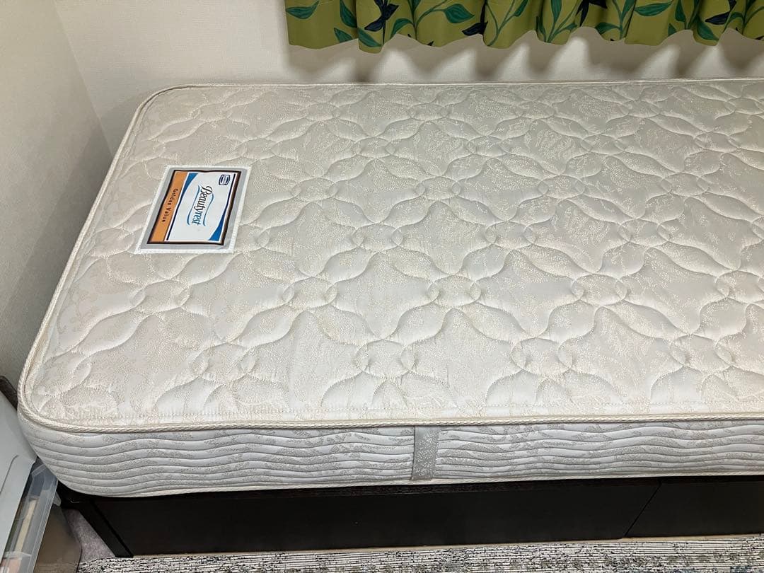 シモンズベットフレーム　新品マットレス