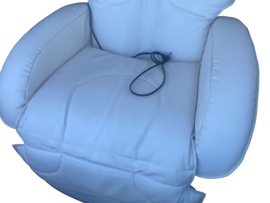 ホワイト マッサージチェア リモコン付き　エステ用