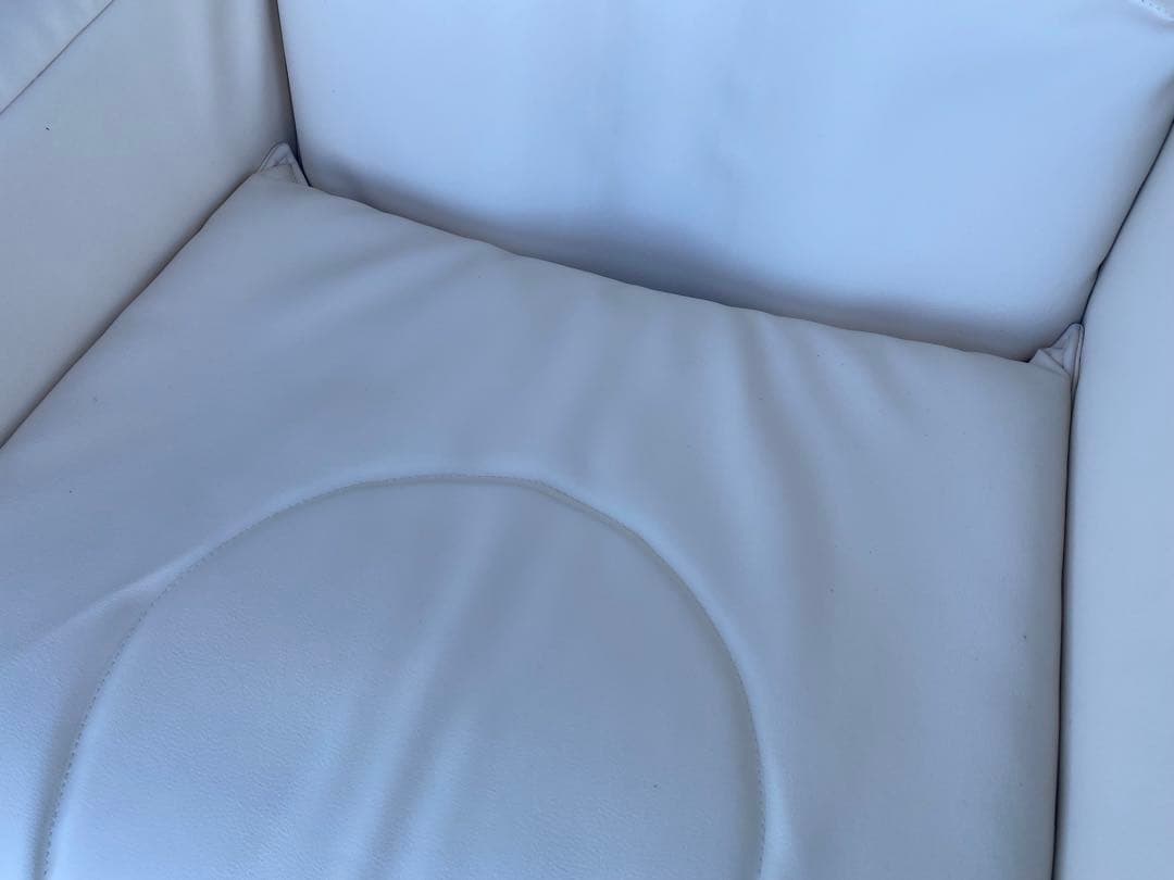 ホワイト マッサージチェア リモコン付き　エステ用