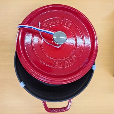 【新品、人気色】staub 両手鍋 チェリー 3.8L　24cm
