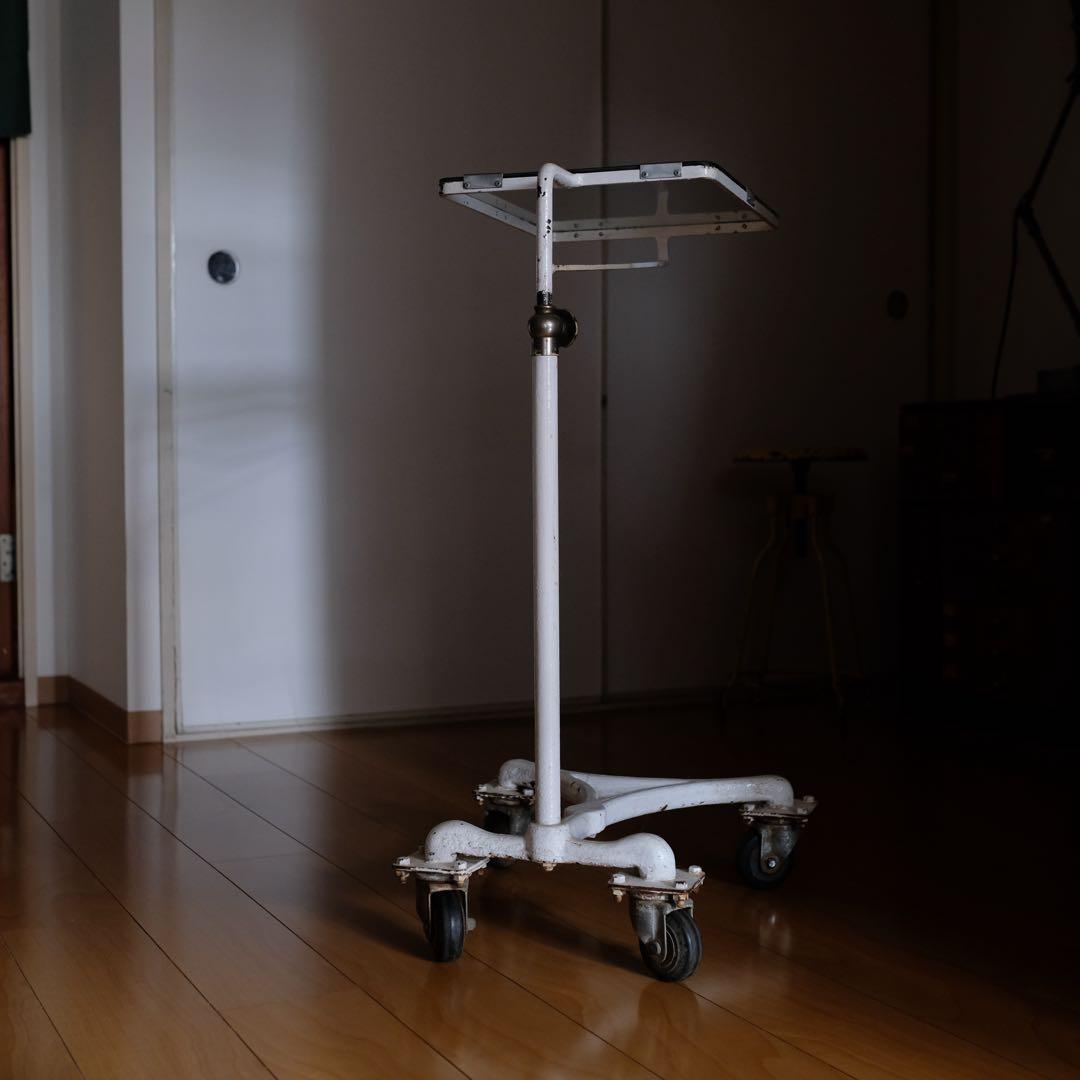 日本昭和時代（1950年頃）HIKARI製の医療用可動テーブル