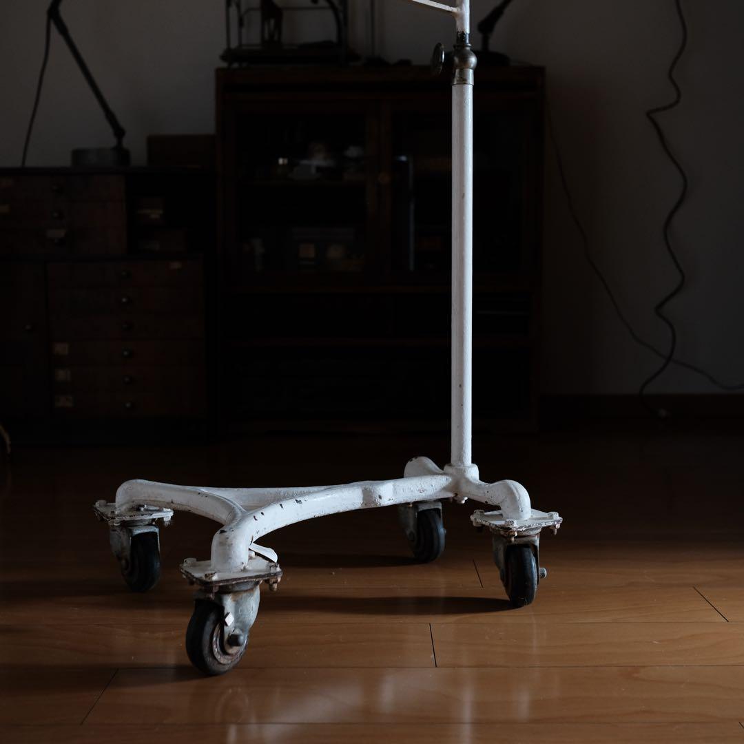 日本昭和時代（1950年頃）HIKARI製の医療用可動テーブル