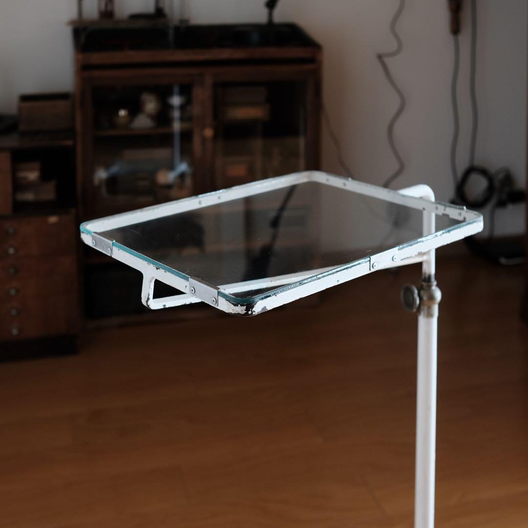 日本昭和時代（1950年頃）HIKARI製の医療用可動テーブル