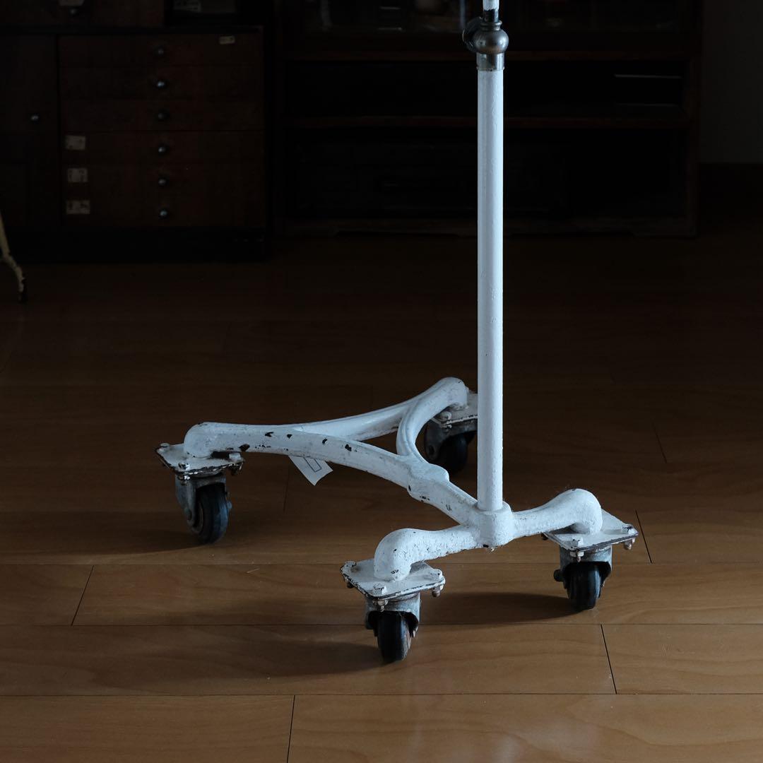 日本昭和時代（1950年頃）HIKARI製の医療用可動テーブル