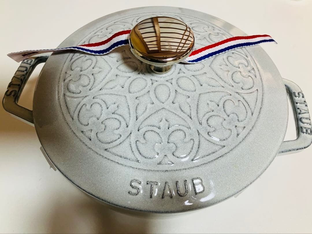 STAUB ワナベs リリー