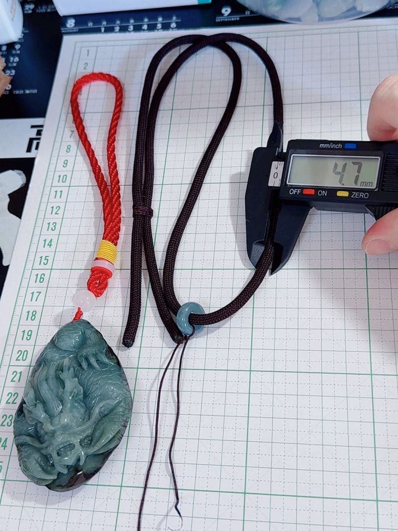 天然本翡翠《本物保証》大型「龍牌」藍水翡翠原鉱皮付きペンダント　ホルダー