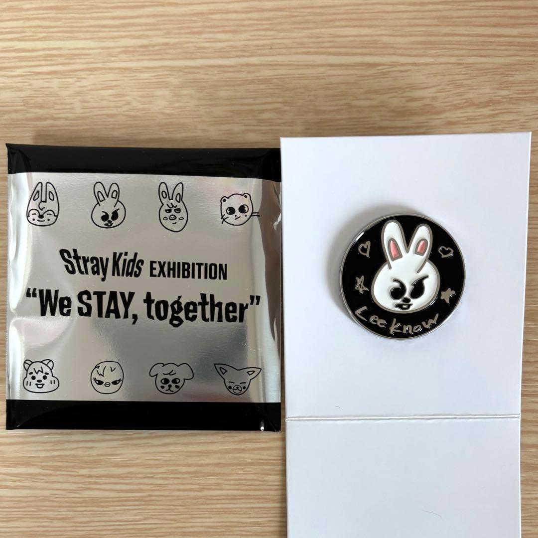 リノ ピンバッチ Stray Kids EXHIBITION 展覧会 会場限定 - メルカリ
