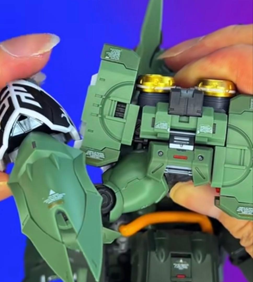 1/100 オシリスの翼 クシャトリヤ LED発光ユニット付属 MGEX級海外製