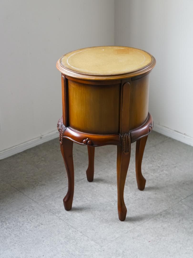 廃盤 コモ ラウンドチェスト 猫脚 アンティークキャビネット