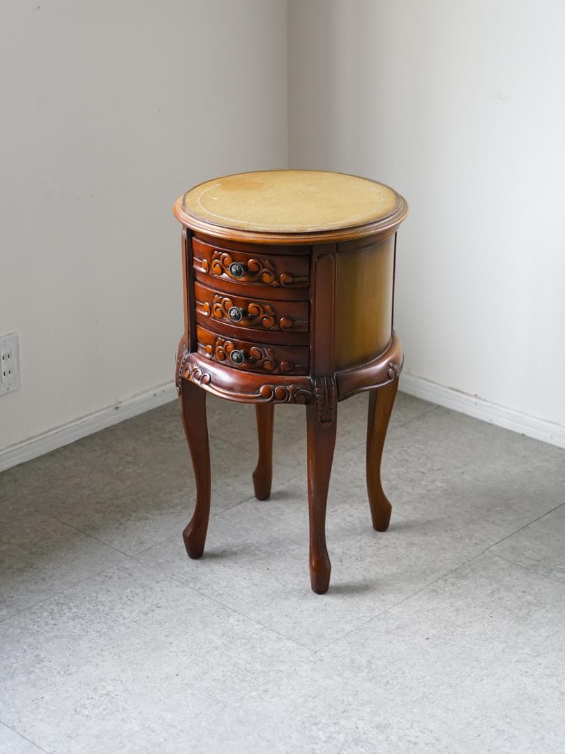 廃盤 コモ ラウンドチェスト 猫脚 アンティークキャビネット