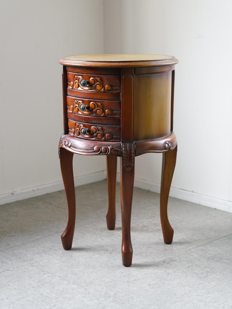 廃盤 コモ ラウンドチェスト 猫脚 アンティークキャビネット