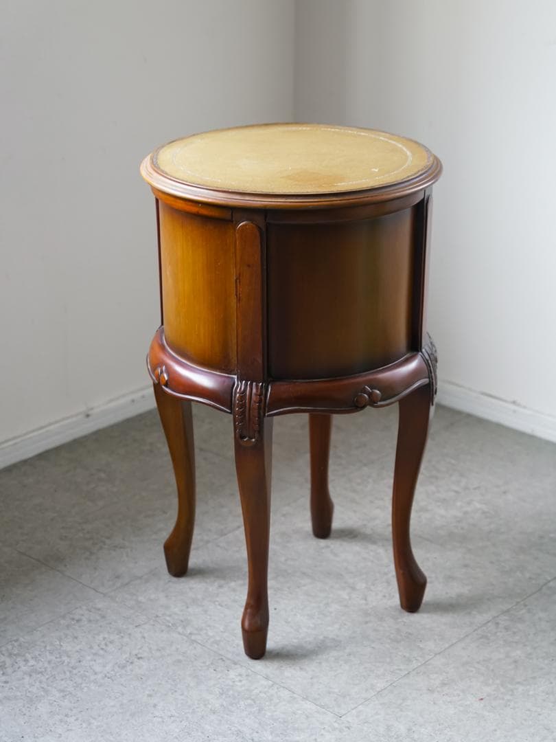 廃盤 コモ ラウンドチェスト 猫脚 アンティークキャビネット