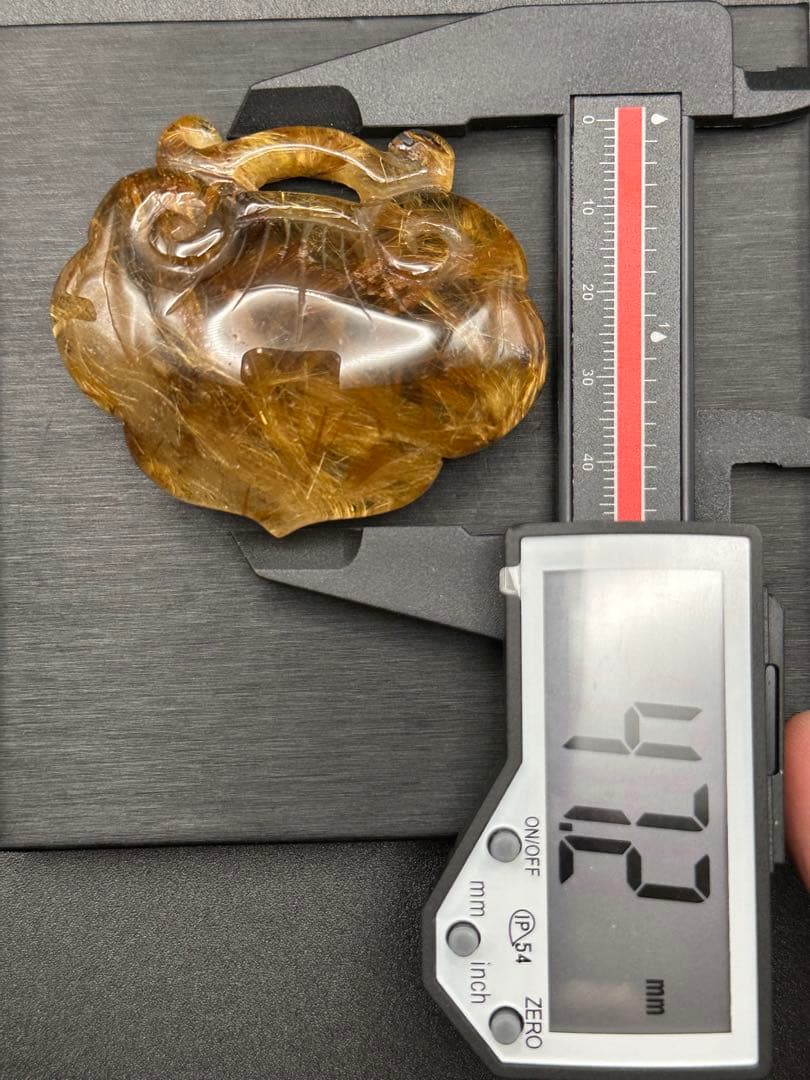 ルチルクォーツ縁起物（如意）