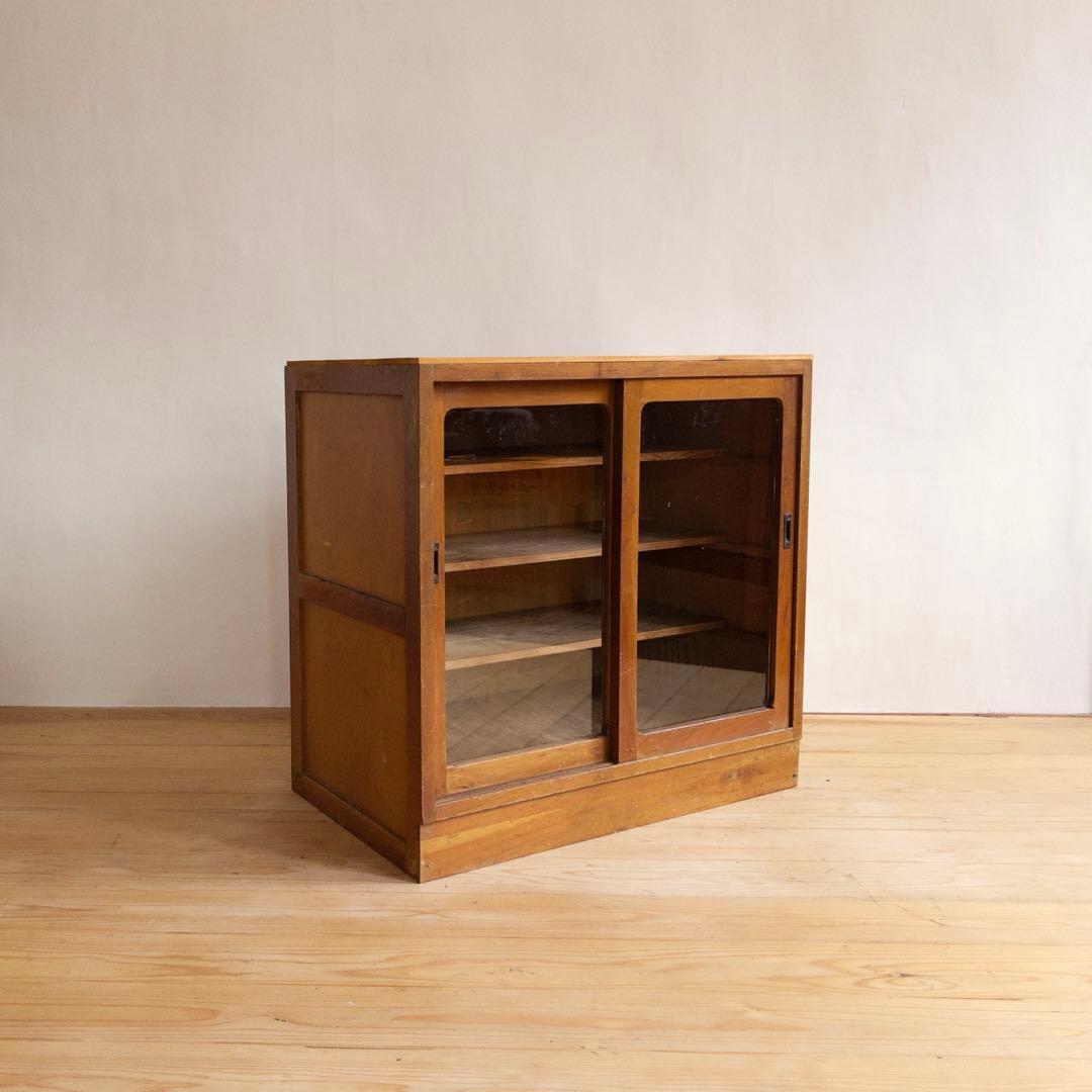 ガラス棚　木製　収納棚　引き戸　古道具　古家具　アンティーク