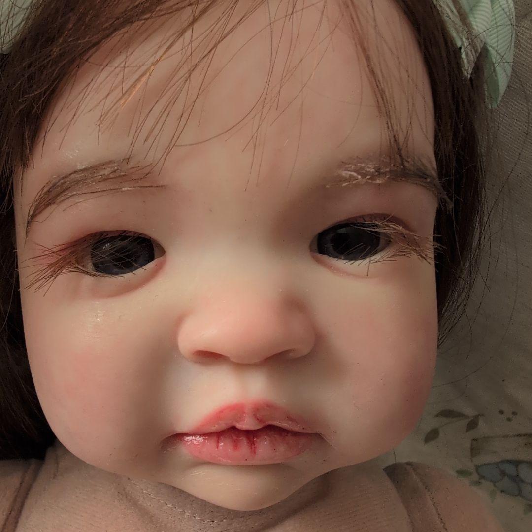 リボーンドール　透明感のある女の子