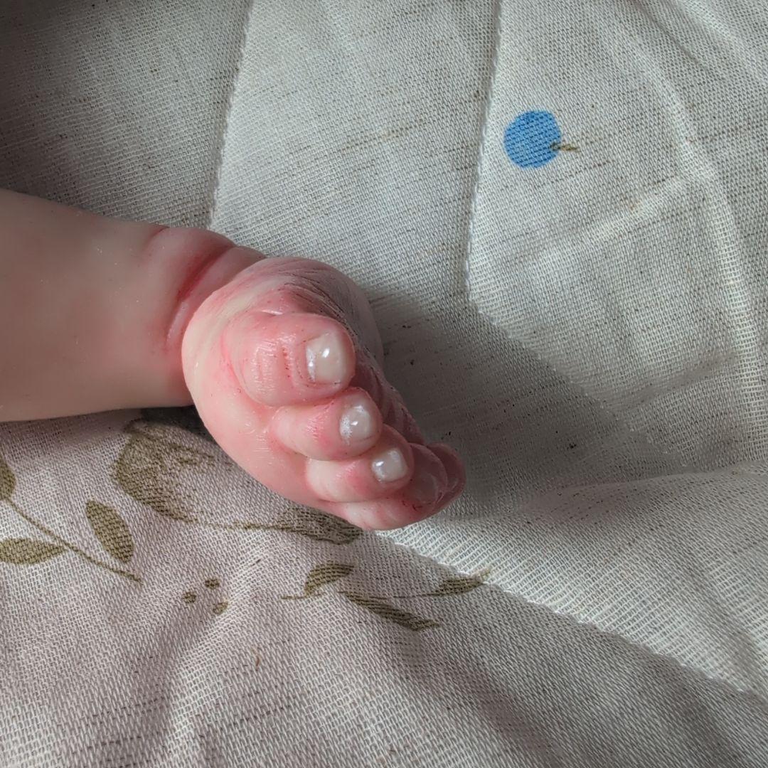 リボーンドール　透明感のある女の子