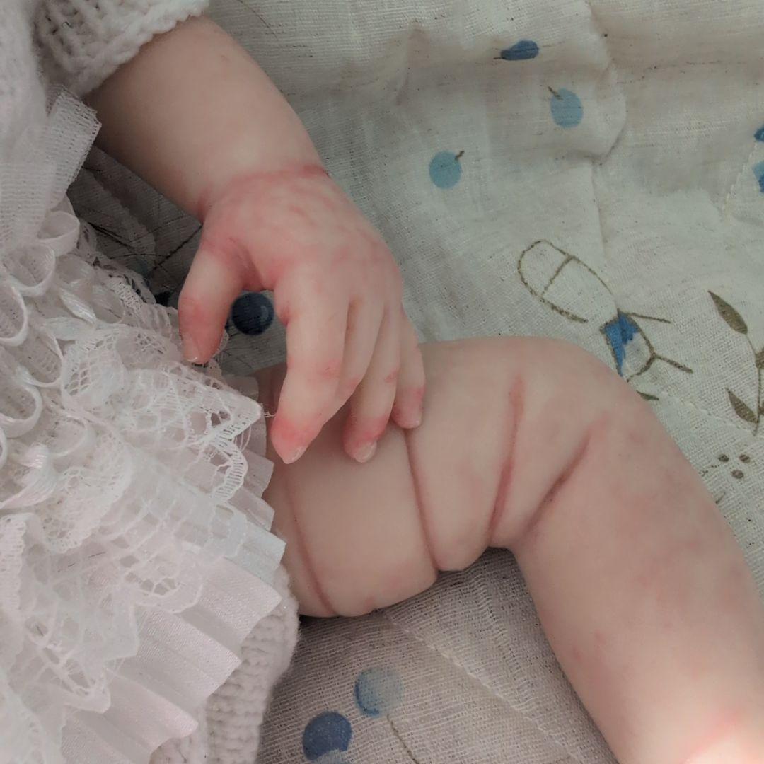 リボーンドール　透明感のある女の子