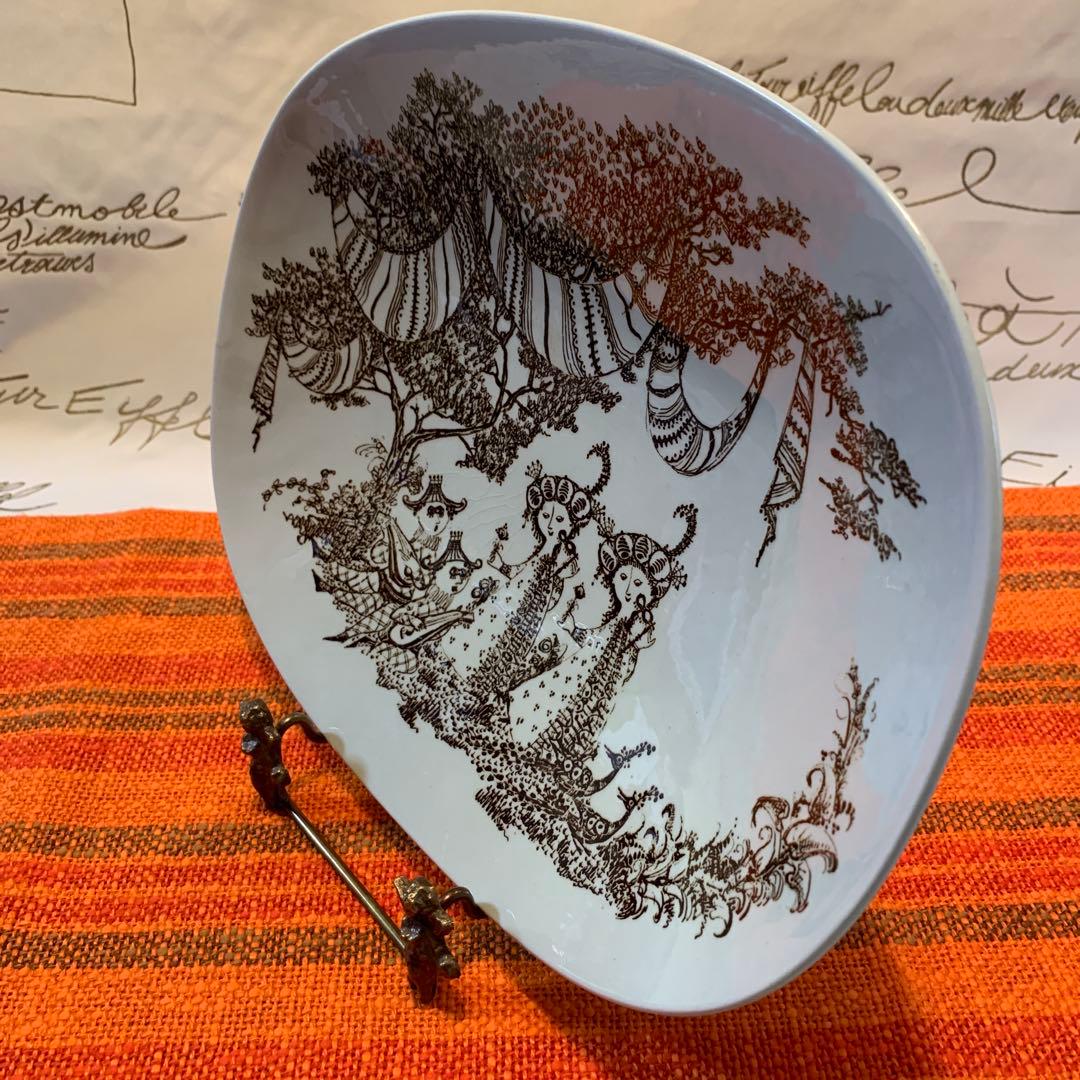 ビヨンヴィンブラッド　題名セレナーデのレアな茶色の絵皿！1960年代のブラッド！