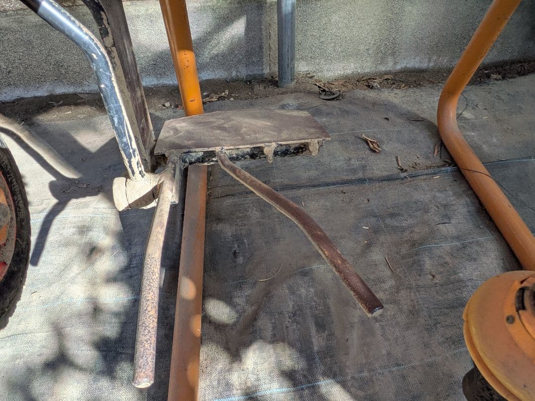 【静岡】カワベ　ネギ堀取り機　PTO式　トラクターアタッチメント　中古　引取限定