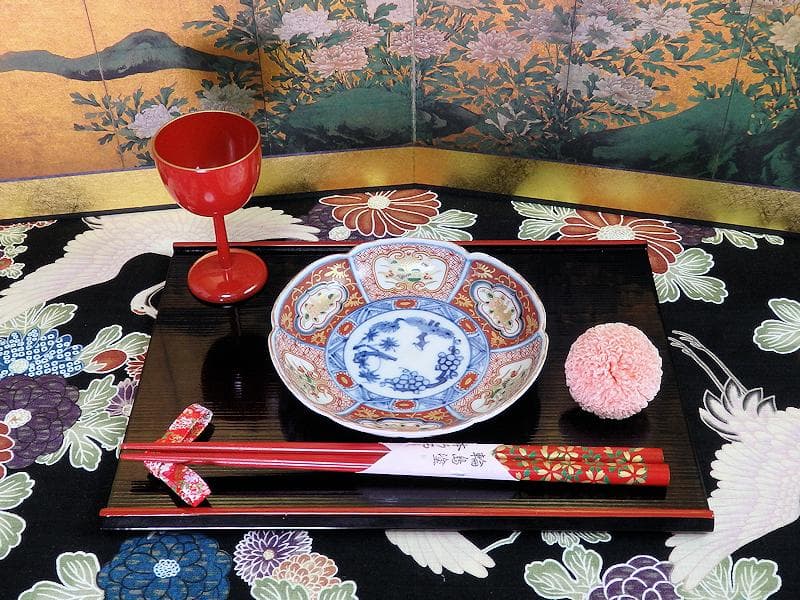 大聖寺伊万里　金襴手　菊に柘榴　松竹梅の図　輪花４寸皿２枚　E638AS-DCh