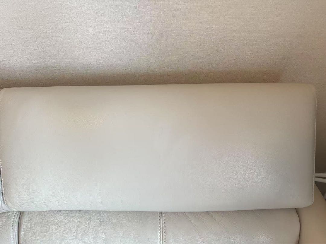 オフホワイト　レザー 革張り　2人掛けソファ 使用感あり