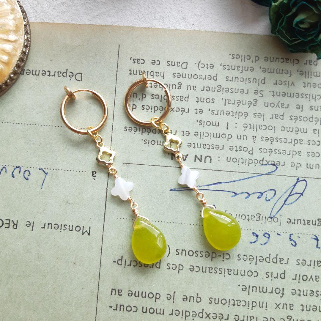 オリーブグリーン ジェード マザーオブパール フープイヤリング