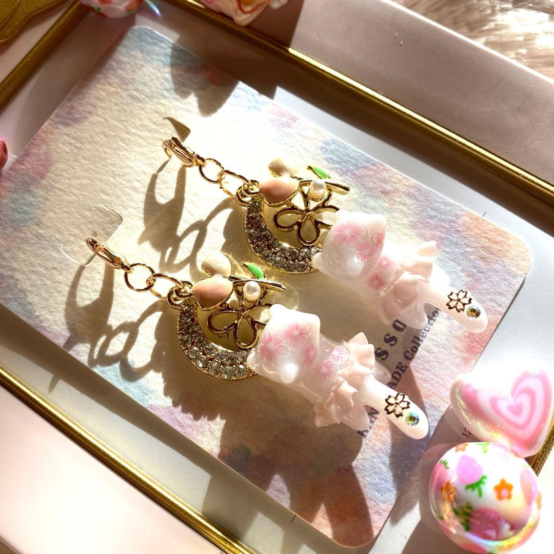 ☆キラキラお月様が素敵なフリル猫ちゃんチャーム☆