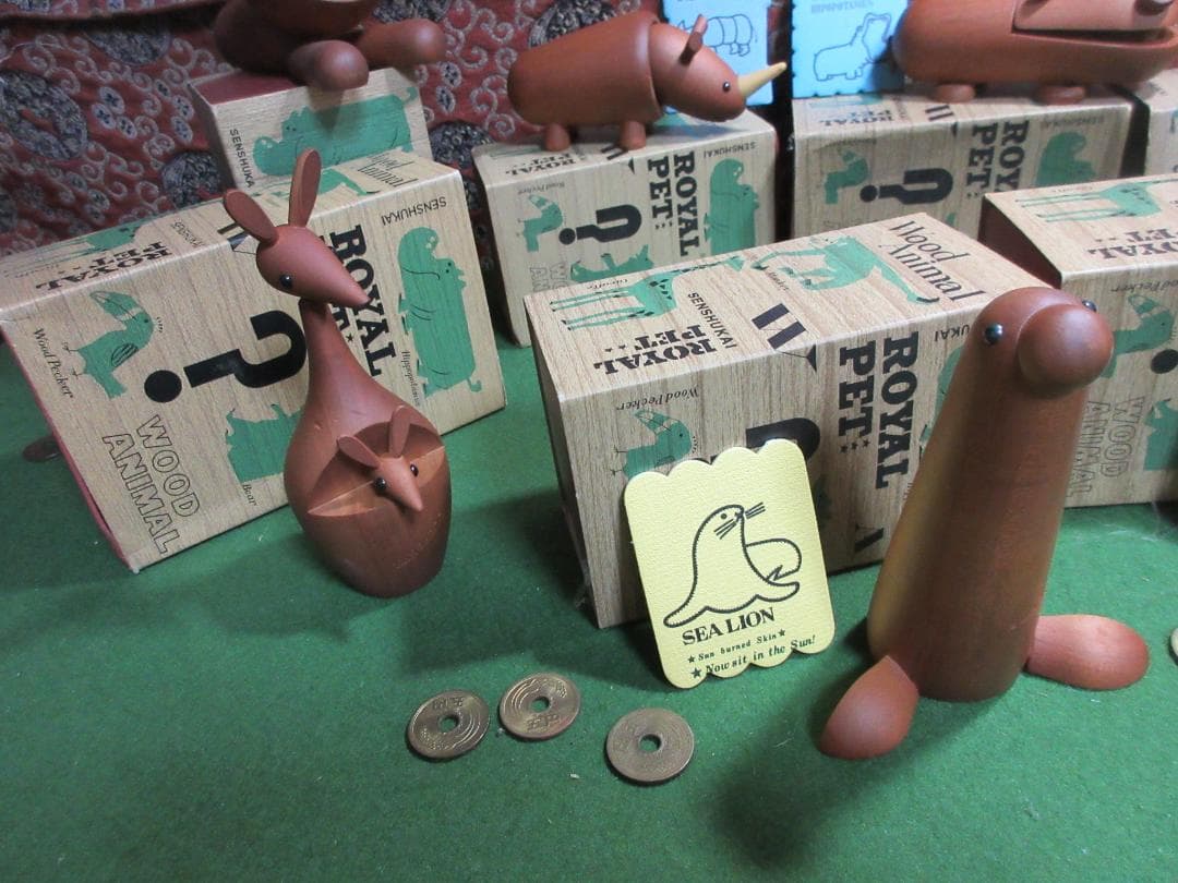 ロイヤルペット　8体セット　木製桜材　　NO1