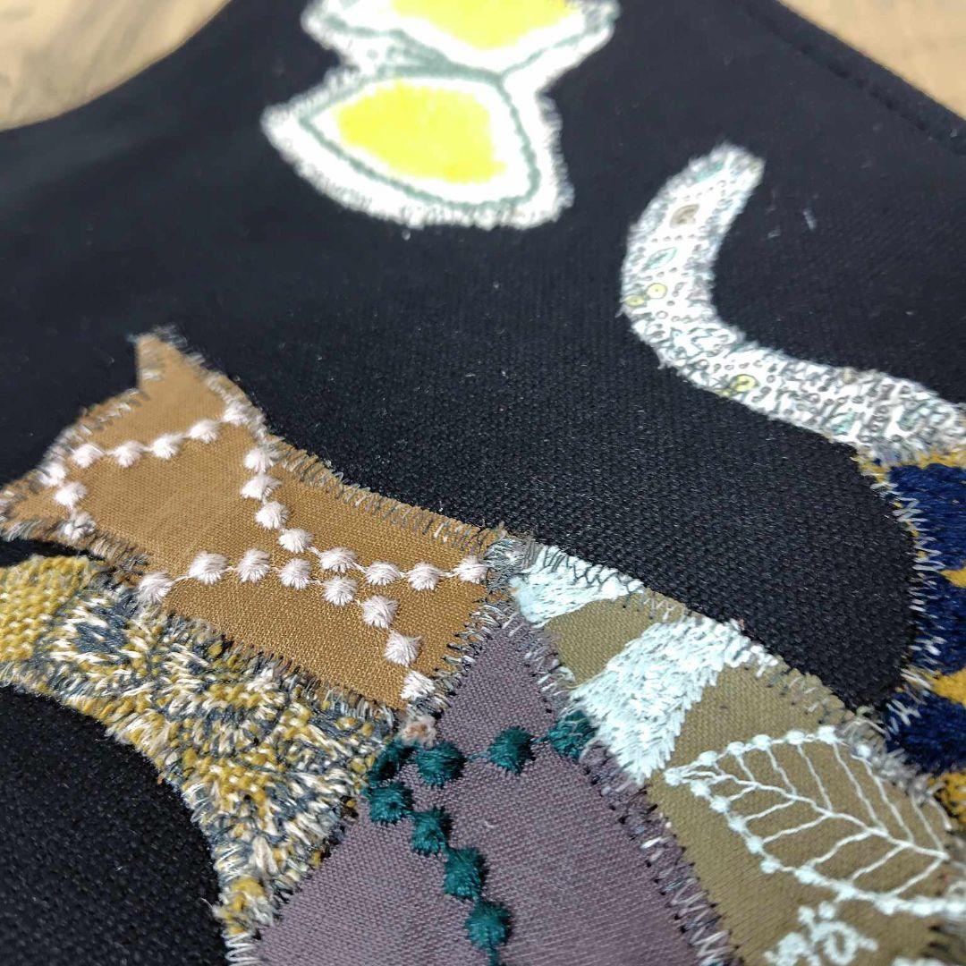 ミナペルホネン/ちょうちょと遊ぶ猫カケラパッチ/ワンハンドルトート