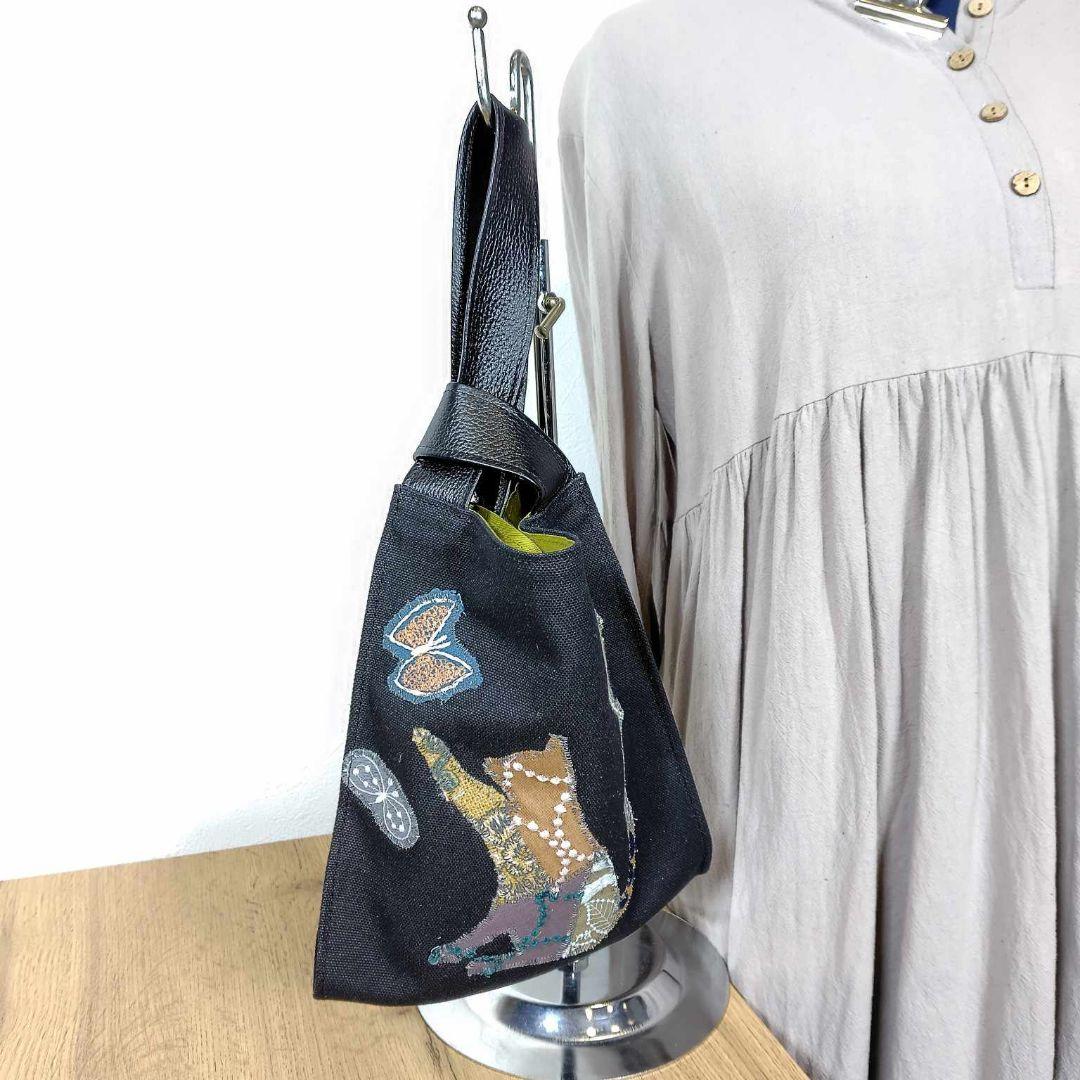 ミナペルホネン/ちょうちょと遊ぶ猫カケラパッチ/ワンハンドルトート