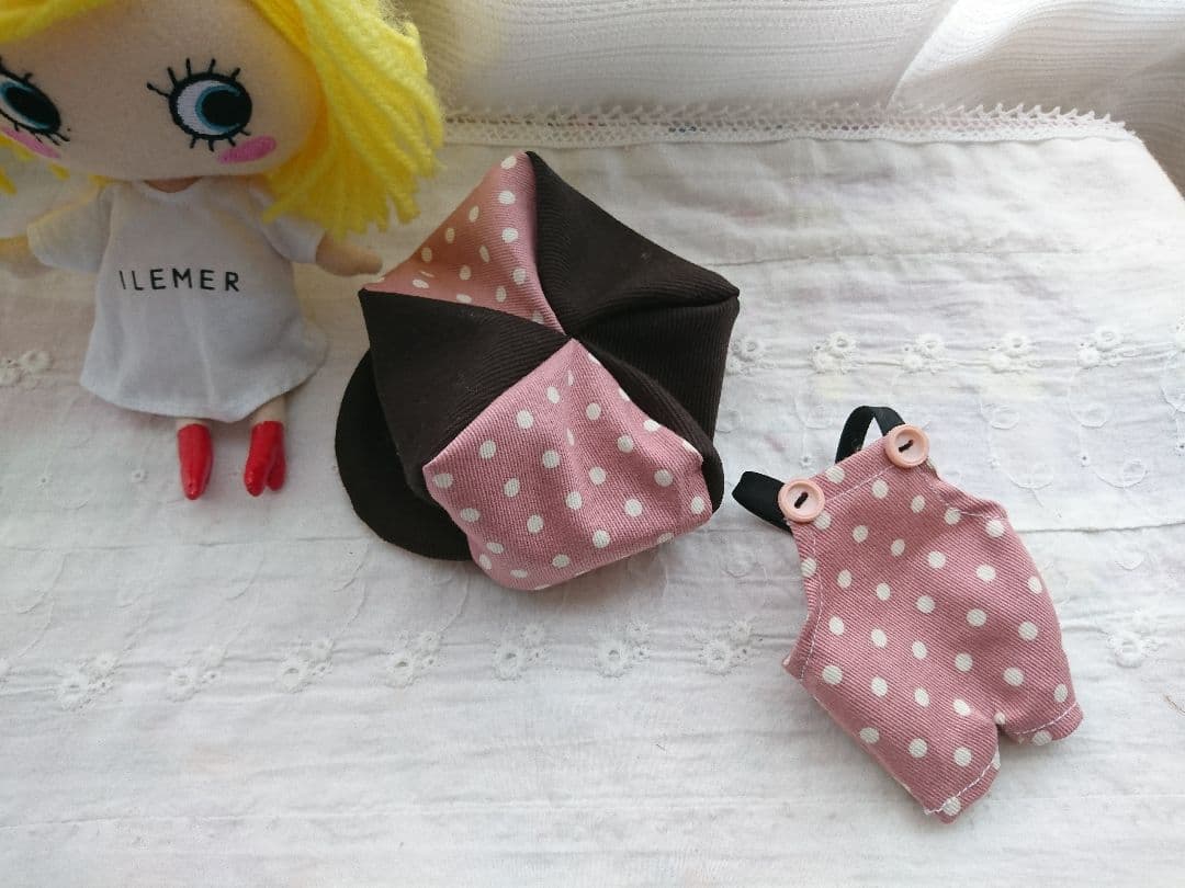 イーマリー イルメール ピンクドットと茶色のキャスケット＆サロペット