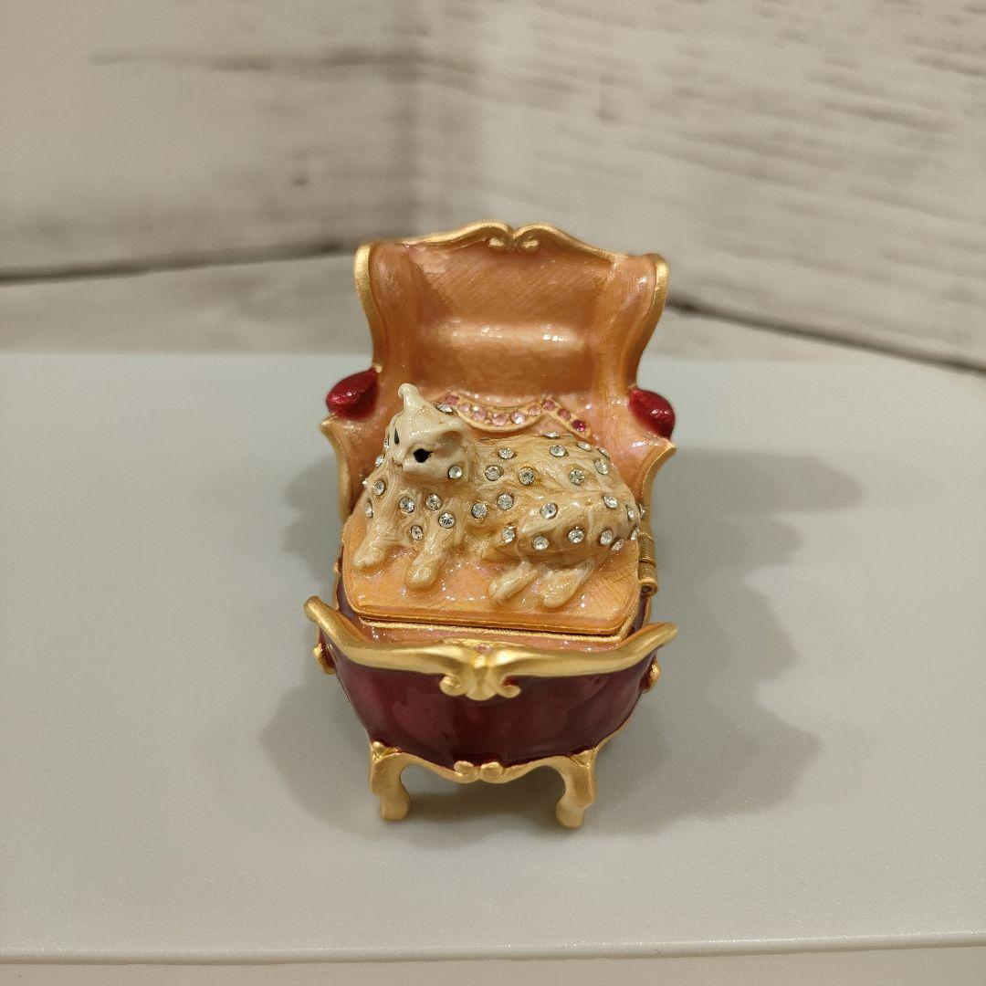 限定　クリスマス　レア　しろねこ　猫　置物　エスティーローダー　練り香水