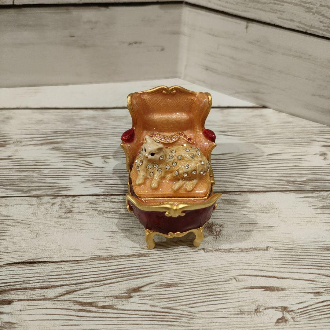 限定　クリスマス　レア　しろねこ　猫　置物　エスティーローダー　練り香水