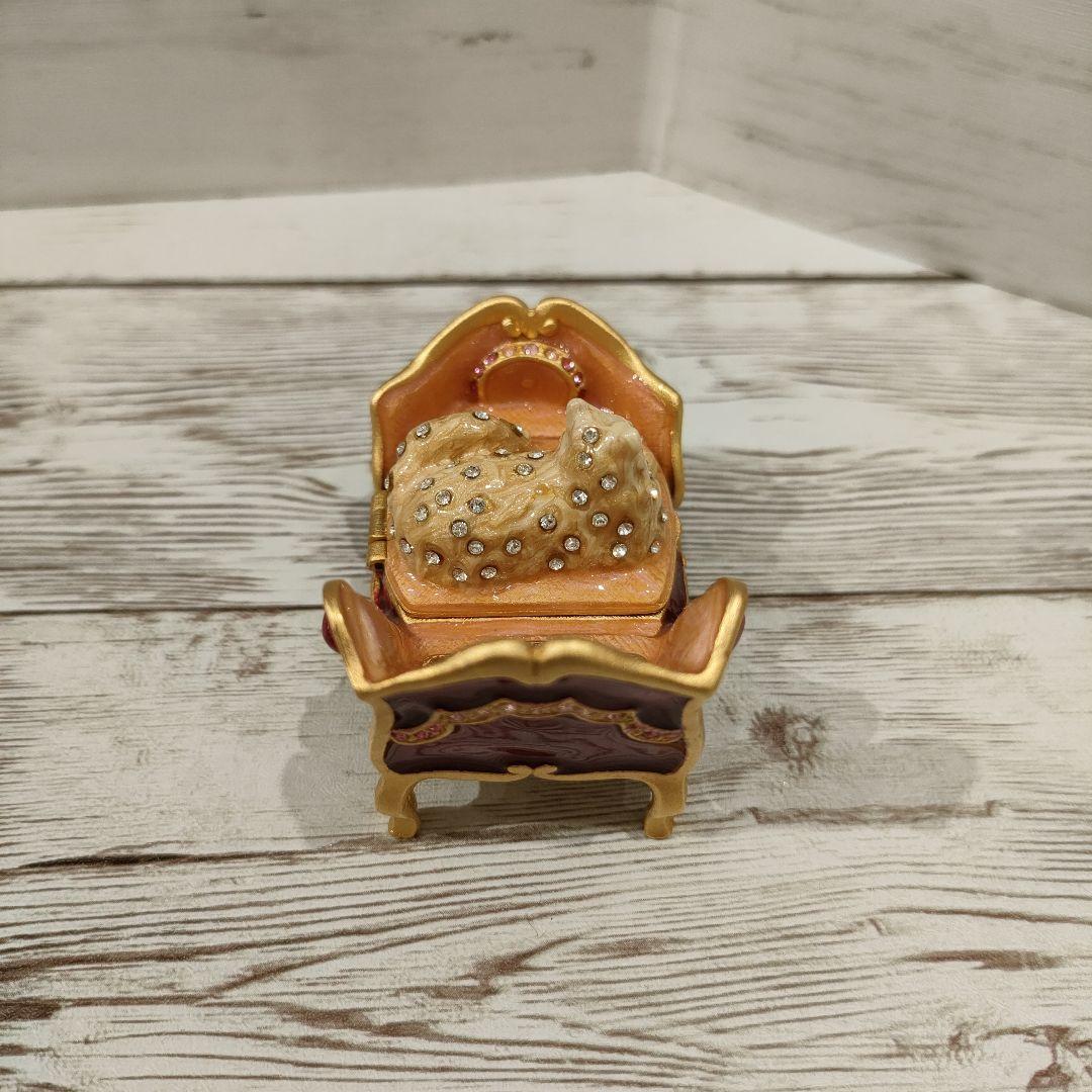 限定　クリスマス　レア　しろねこ　猫　置物　エスティーローダー　練り香水