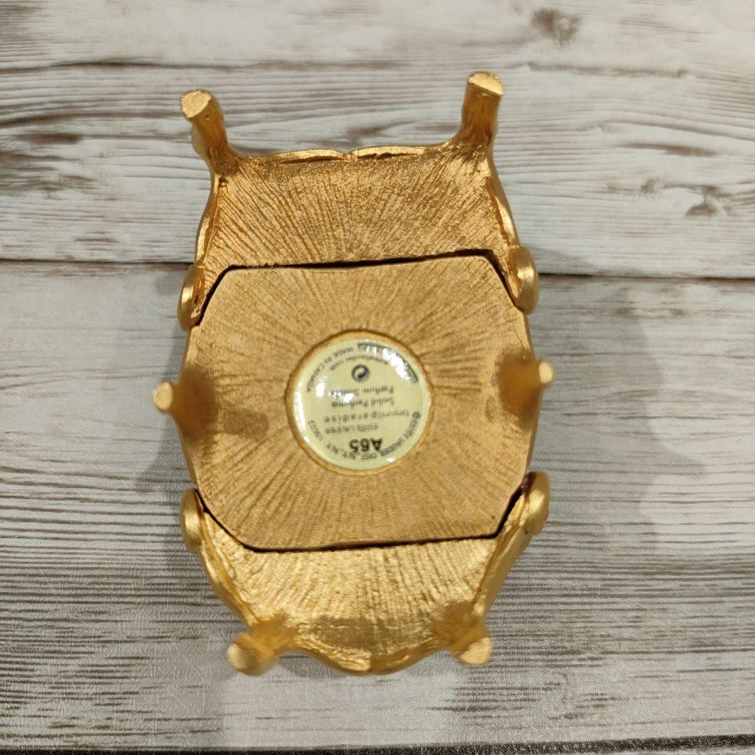 限定　クリスマス　レア　しろねこ　猫　置物　エスティーローダー　練り香水