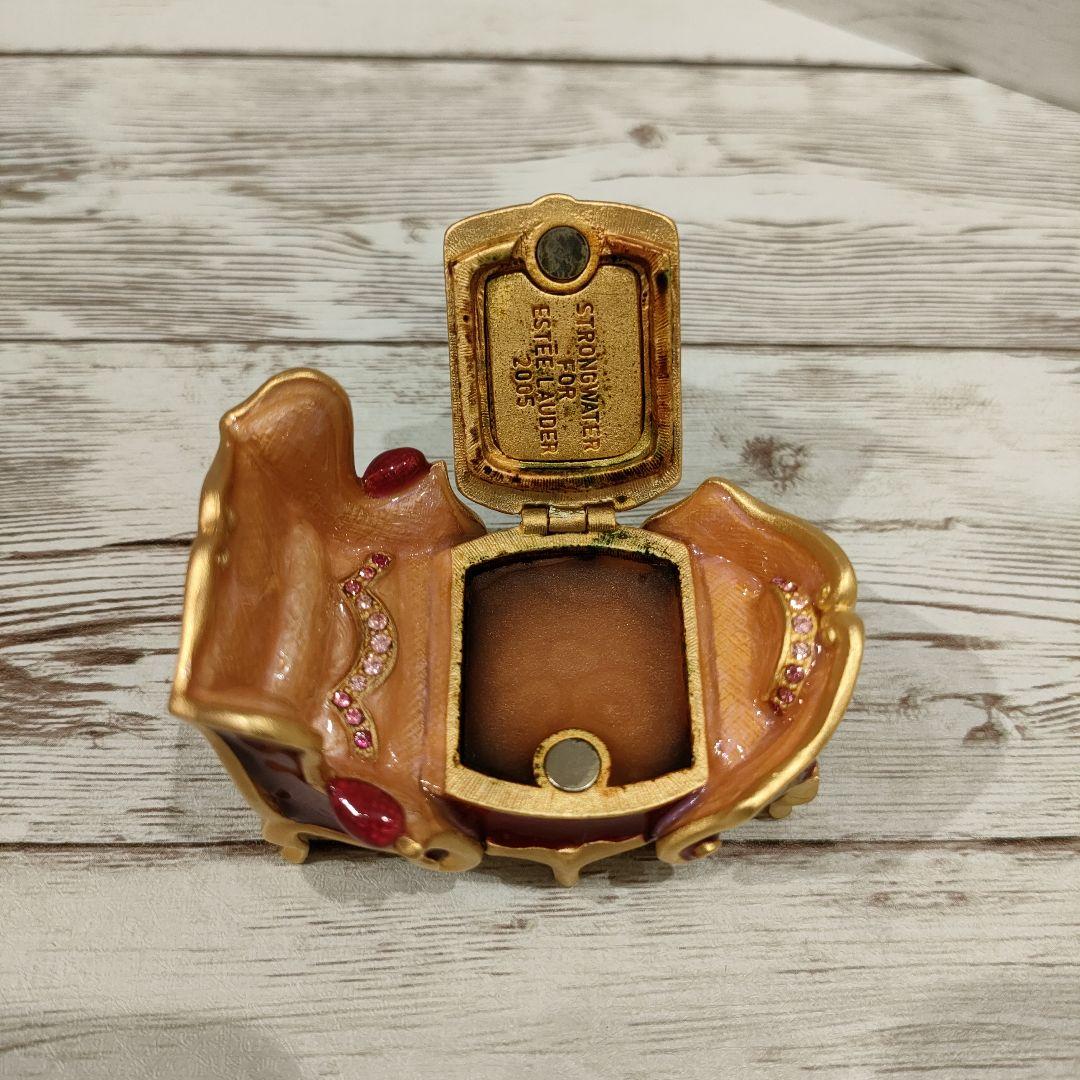 限定　クリスマス　レア　しろねこ　猫　置物　エスティーローダー　練り香水