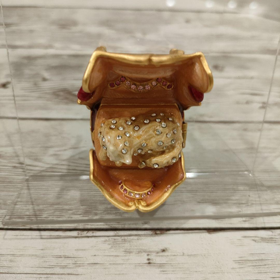 限定　クリスマス　レア　しろねこ　猫　置物　エスティーローダー　練り香水